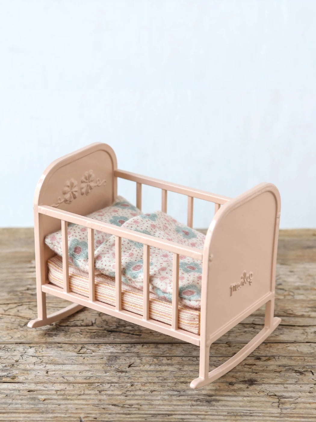 Mouse Cradle - Light Rose