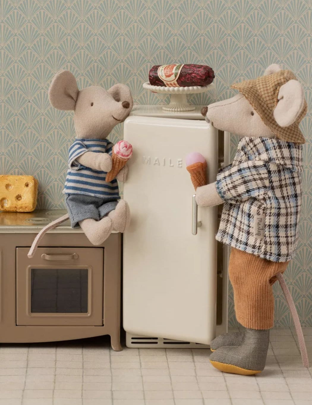 Maileg_Mouse_Fridge_at_Little_Loves_Australia.jpg