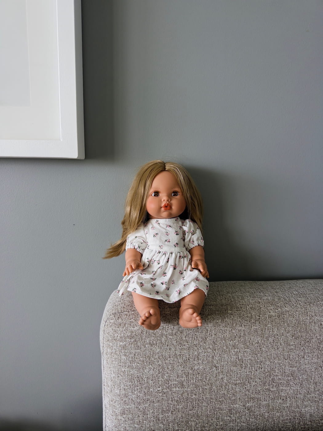 Hailee – Brünette Puppe mit braunen Augen