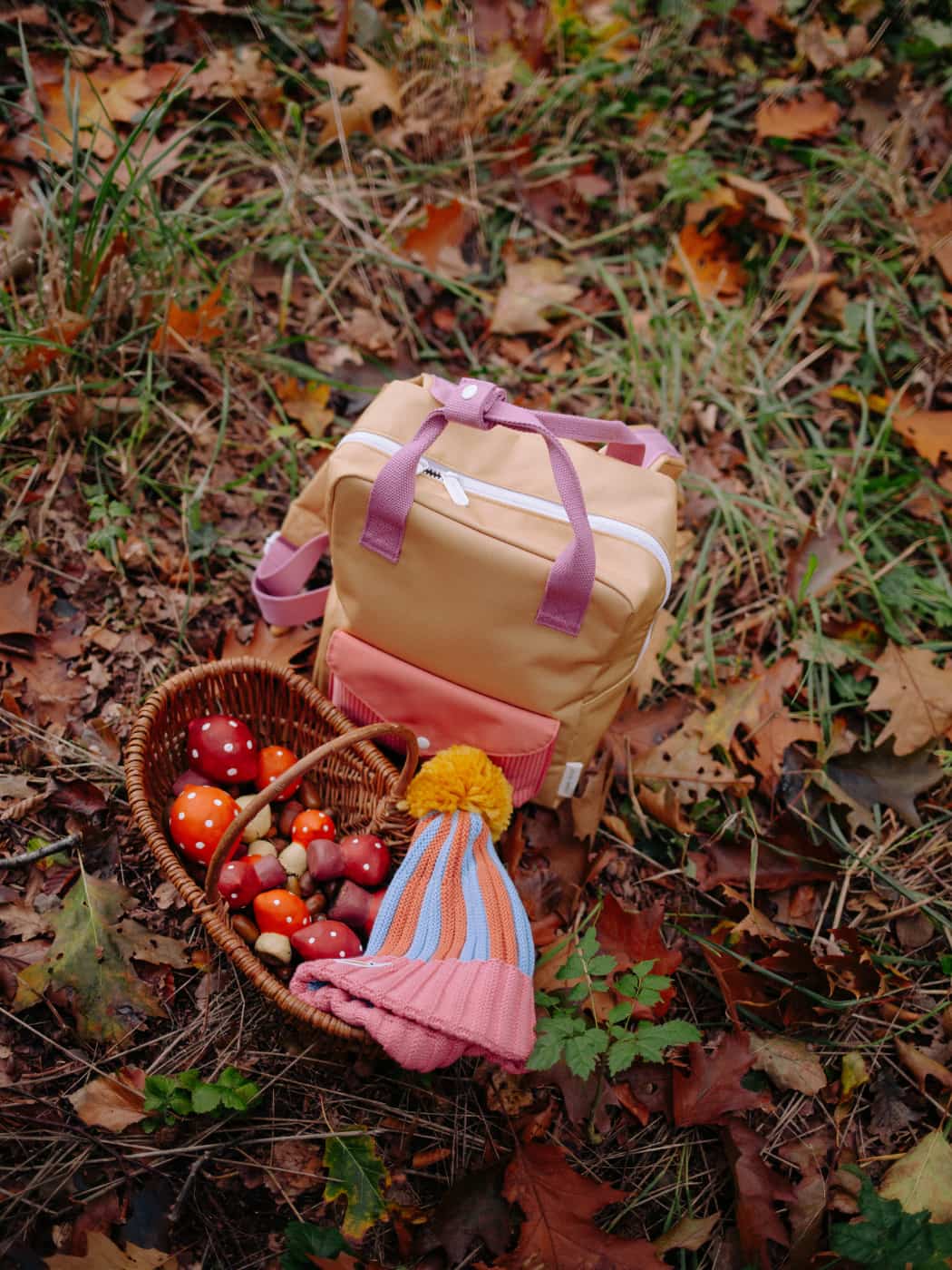 Medium Envelope Backpack - Apple Grub