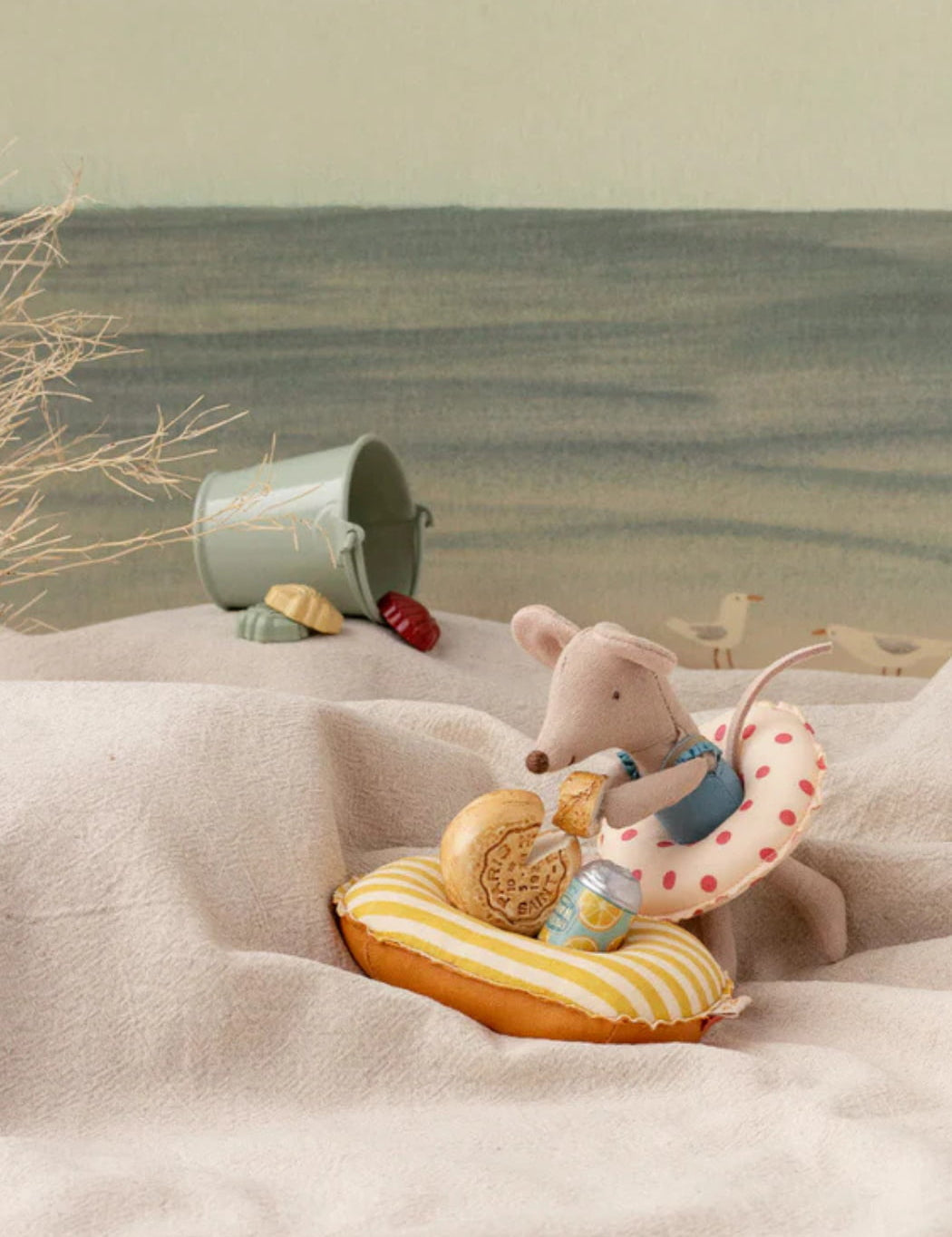 maileg_beach_mouse_little_sister_2.jpg